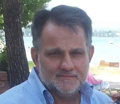 Buongiorno. Pochi giorni fa ho appreso la notizia della scomparsa del caro  Amico e collega Angelo Zotti. Che la terra gli sia lieve. Ciao Angelo, amico  mio. echeggiano ancora nella mia mente