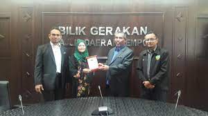 Amirul aripin, pengarah jabatan alam sekitar negeri sabah #pulihkanbumi #haribumi2021 #jabatanalamsekitar #jassabah2021. Lawatan Kerja Pengarah Jabatan Alam Sekitar Negeri Sembilan Ke Majlis Daerah Jempol Enviro Museum