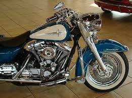 Custom Harley Roadking Paint Jobs Google Search Harley Davidson Roadster Harley Davidson Night Train Black Harley Davidson