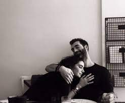 Geçtiğimiz ocak ayında hazer amani'den boşanan sıla ile oyuncu i̇lker kaleli'nin yeni birlikteliğe yelken açtıkları iddia edildi. Sila Nin Ilker Kaleli Mesajinda Dikkat Ceken Ayrinti Magazin Haberleri Ntv