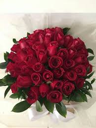 Flower Bouquet For Girlfriend Romantic In 2020 Flowers Bouquet Gift Red Rose Bouquet Flower Bouquet Pictures