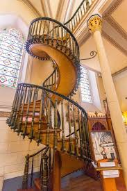 Dominated by adobe buildings and pueblo style architecture, santa fe is home to hundreds of galleries, artisans and museums all of which are heavily influenced by the beauty and immensity of the landscapes which surround town. Things To Do In Santa Fe New Mexico Finding The Universe