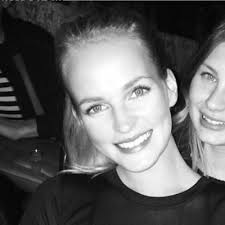 Heidi Valentine (@heidivalentine)