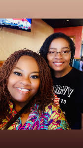 Me and my sister we loc girls 은 19 每玉第50 м 김 বস ม マ