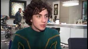 An actor at the top of his game, teaming up with a director that launched him into superstardom. Kick Ass On Set With Aaron Johnson Empire Magazine Youtube