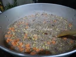 Ada berbagai jenis bubur asyura yang terdapat diseluruh dunia. Bubur Asyura Kelantan Yang Sangat Nostalgia Azie Kitchen