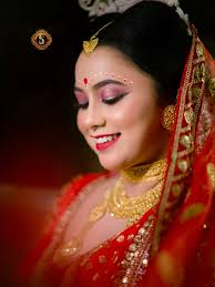 Seema Sinha Makeover & Academy . Class demonstration 🧿❤️ #makeup  #makeuptutorial #makeupartist #photoshoot #seemasinha #seemasinha_makeover  #studio #academy #silchar #tarapur #newpost