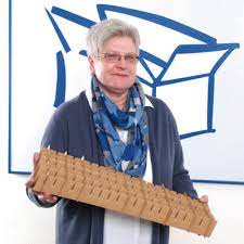 Der name laufer steht für höchste individualität, qualität, flexibilität und eine schnelle und kostengünstige fertigung. Kontakt Gefache Einwegpaletten Faltzuschnitte Stanzverpackungen Wellpapppolster Bogenschlitzverpackungen Wellpappkartons Stegeinsatze Laufer Gmbh Co Kg Wellpappverpackungen