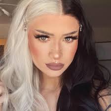 Ali Carver (@alijohoe)