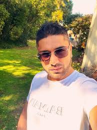 Male Proposal United Arab Emirates Na YoJ3