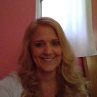 Lisa Lesh's Instagram, Twitter & Facebook