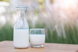 Milk alternatives for coffee (tested & compared). Pros And Cons Of Organic Milk Vs Regular Milk