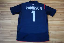 Du répit à repino pour l'angleterre. Angleterre Gardien Football Shirt 2005 2006 2007 Paul Robinson