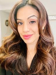 Regina Cummings's Instagram, Twitter & Facebook