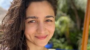 Kristy Carmichael's Instagram, Twitter & Facebook