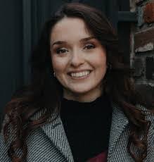 Carolyn Behrens's Instagram, Twitter & Facebook