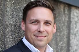 Dan Locke's Instagram, Twitter & Facebook