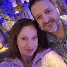 What pet-friendly studio or 1-bedroom apartments are available in Suffolk  County?