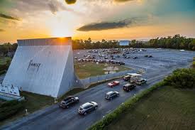 The bengies features the biggest movie theatre screen in the usa. Most Charming Drive In Movie Theaters Left In America Architectural Digest