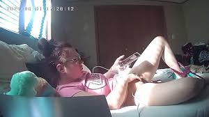Slut fucks herself with a sex toy on hidden cam - XNXX.COM