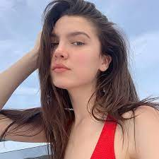 She is the fiance of one direction member liam payne. Pin On Liam Payne Girlfriend Maya Henry Wiki Bio Age Height Instagram Net Worth 2019