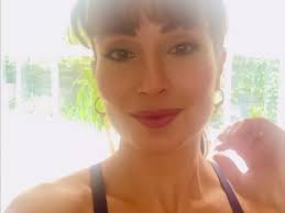 Emmerdale Leyla star Roxy Shahidi shows off abs as she works out in sports  bra - Daily Star