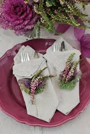 Ce diy pliage de serviette en forme d'éventail vous est proposé par la belle adresse !réalisez cette décoration de table pour vos mariages, vos repas de. Comment Realiser Un Pliage De Serviette Idees Originales