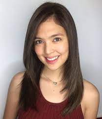 The combination of long angular bangs and very long hair keeps the '70s vibe alive! Pin On Hairstyles