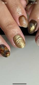 筆跡が残るアートにおすすめのジェルとミラーパウダー教えてください！【ネイリスト向けオンラインサロンでのQ&A】 | Ailu |  ネイリストのためのメデイア