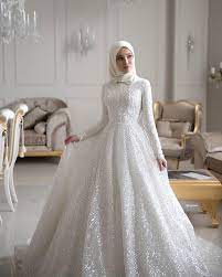 It has been suggested that basic dress be merged into this article. Pin Oleh Sara H Agha Di Bride Gaun Pengantin Sederhana Pakaian Pernikahan Pengantin Wanita