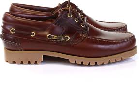 De profielzool is gemaakt van rubber en is voorzien van een hak van 2 centimeter dik. Van Bommel 10470 05 H Veterschoenen Bruin Heren Maat 48 Bootschoenen