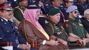 Saya minta maaf kepada keluarga diraja tunku mahkota johor (tmj), tunku ismail sultan ibrahim kerana terpalit dengan fitnah yang membabitkan abang saya, prebet adam. semua adik beradik kami masih hidup, hanya seorang saja yang sudah meninggal dunia pada 1975 kerana kejadian kebakaran di rumah. Sultan Johor Lawat Kementerian Dalam Negeri Bahrain By Sultan Ibrahim Sultan Iskandar