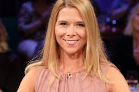 Gerade beim ersten kind spielt der faktor unsicherheit eine große rolle. Tanja Szewczenko Sie Musste Wegen Eines Blasensprungs Ins Krankenhaus Brigitte De