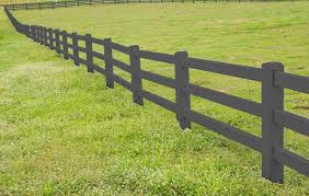 The best fence stains to renew your wood fence. Wooden Fence Colours That Will Wow Your Neighbors