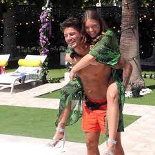 One of the contestants appearing on the forthcoming series of love island has rubbed shoulders with royalty. Love Island 2021 Rtl2 Folge 11 Im Live Ticker Neue Couples Gewahlt Film Tv Serien