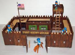 Forte Apache Inteiramente Em Artesanato Montado Com Os Soldados Playmobil Fun Slide Playmobil Fun