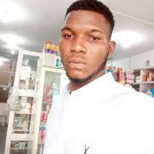 Great to meet Mo yesterday ✌️ he makes this big snake look small 😂🐍 Don't  ever let life let you feel like you're coming short, keep your head up and  keep smiling