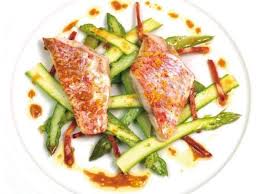 Rouget Minute Salade D Asperges Et Chorizo Recette Ptitchef Recette Asperge Salade Rouget Recettes De Cuisine