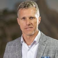 Caroline Slaton's Instagram, Twitter & Facebook