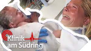 Wenn die wehen bereits eingetreten sind, musst du nicht panisch durch die wohnung rennen und nach der zahnbürste suchen. Geburt In Notaufnahme Alles Muss Schnell Gehen Klinik Am Sudring Sat 1 Tv Youtube