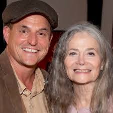 Veronica Hart's Instagram, Twitter & Facebook