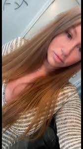 Erin Hamlet's Instagram, Twitter & Facebook