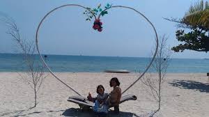 Bandengan beach hotel berada di pusat kota jepara. Liburan Di Pantai Bandengan Jepara Desperate Housewife