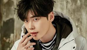 He debuted in 2005 as a runway model. Lee Jong Suk To Possibly Reunite With While You Were Sleeping Pd In New Drama