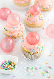 Bubble Gum Frosting Cupcakes With Gelatin Bubbles With Images Fun Cupcakes Savoury Cake Yummy Cupcakes
