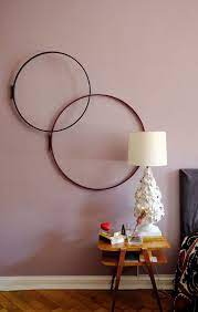 Cinder Rose Die Metallringe Von Atelier Haussmann Machen Sich Gut An Der Dunkelrosa Wand Rosen Schlafzimmer Dunkle Wande Zimmer Farben