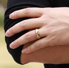 Pas banget buat kamu yang sedang mencari inspirasi! Cincin Pria Wanita Lotr Cincin Lord Of The Ring Cowok Cewek Warna Gold Emas Slilver Perak Black Hitam Bahan Stainless Anti Karat Ring Men