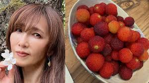 【 工藤静香 】 赤く実った「山桃」の収穫を報告 こだわりの手作り ...