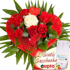 Der rosenstrauß hat einen durchmesser von ca. Blumenstrauss Zum Muttertag Und Zum Valentinstag Muttertags Valentins Strauss Online Bestellen Und Verschicken Mit Blumenfee