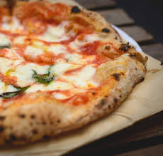 Pizza Napoletana Fatta In Casa Ricetta Ricetta Nel 2020 Ricette Pizza Napoletana Pizza